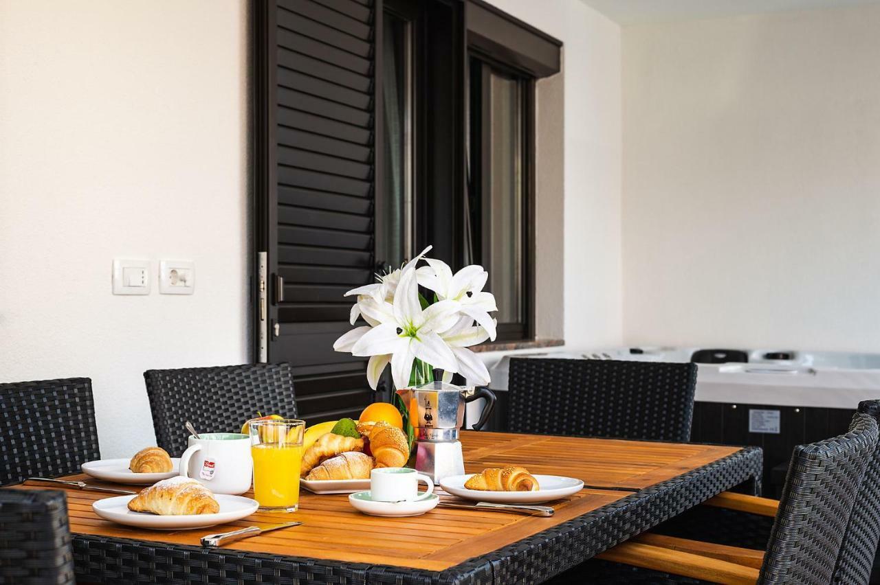 Auretta Apartment Novigrad Istria Esterno foto
