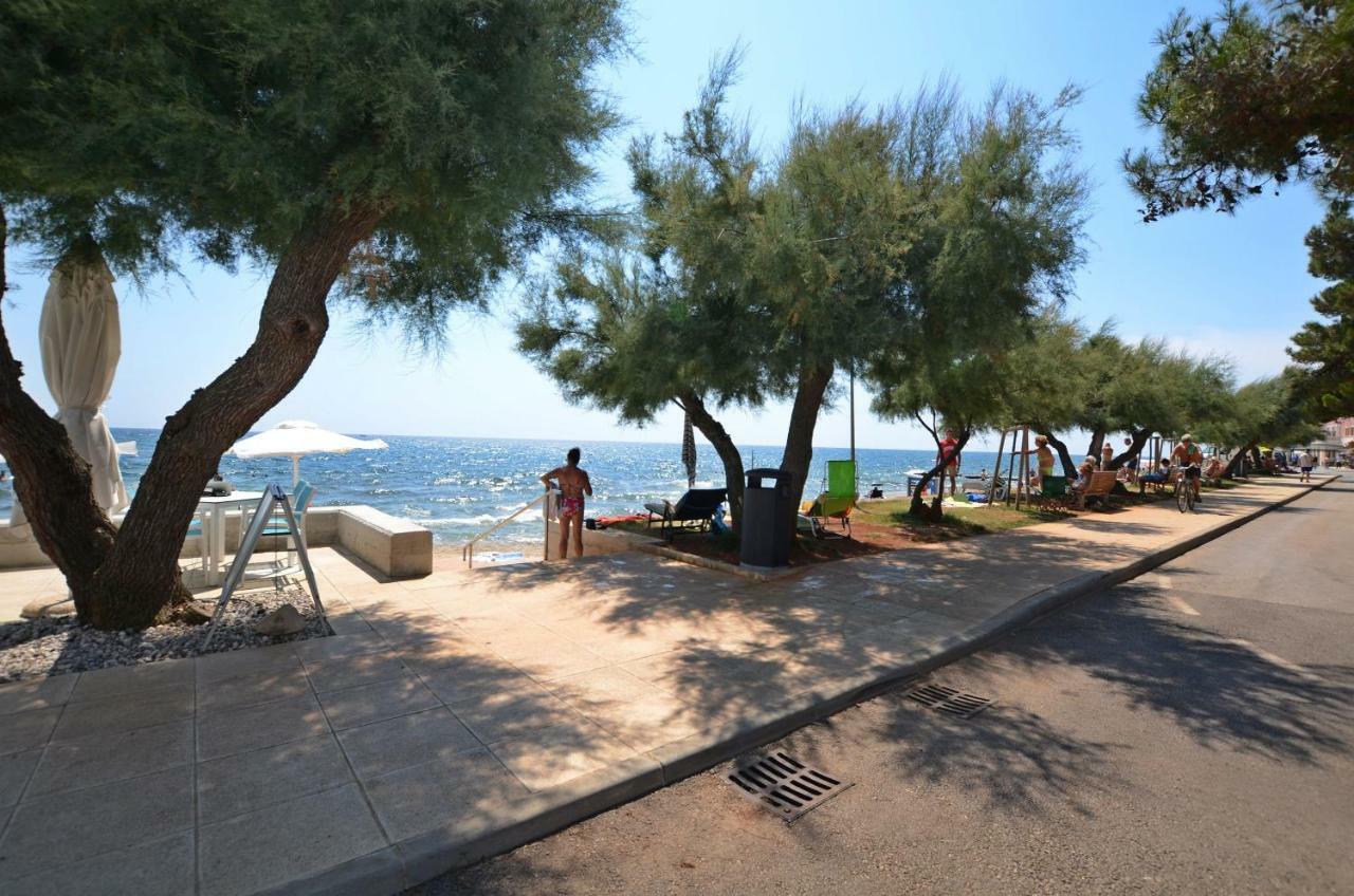 Auretta Apartment Novigrad Istria Esterno foto